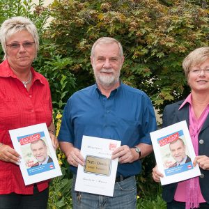 Birgit Biegel und Angela Pollheim zusammen mit Uwe Göllner