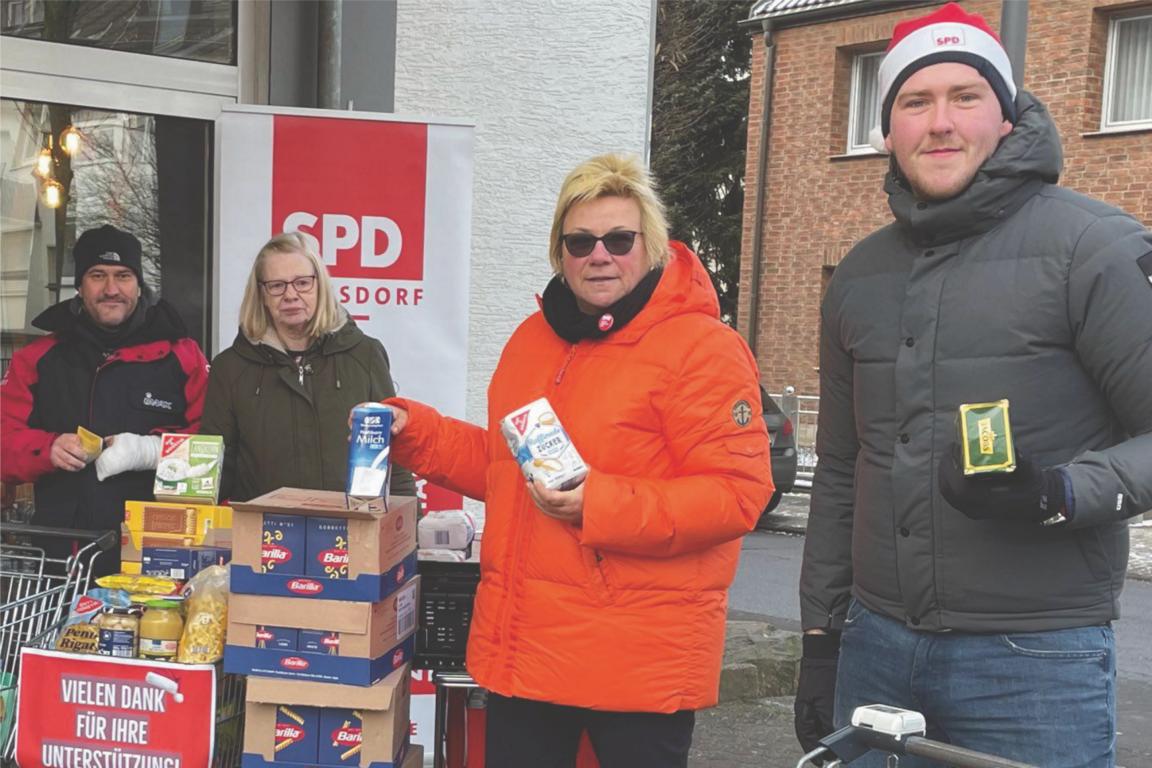 20221217_Hp_Nico_Novacek_Tafel_Troisdorf_Sammelaktion_Edeka_Spich
