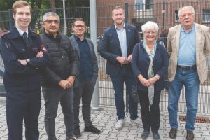 20230512_HP_Einweihung_Feuerwehrhaus_Feuerwehrgeraetehaus_FWH_Huette_SPD_Fraktion_Troisdorf_Gruppenfoto