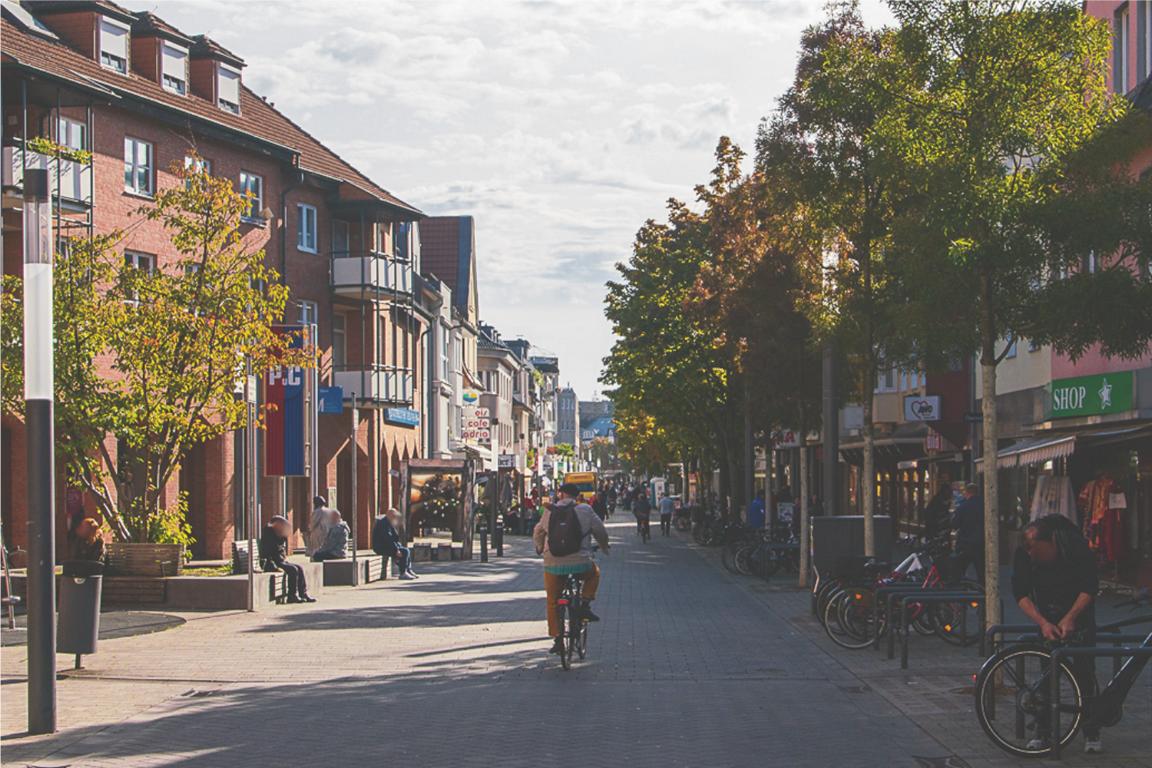 20230826_HP_Fussgaengerzone_Innenstadt_Gruen_Stadt_Klimaschutz_SPD_Fraktion_Troisdorf_Schumpe