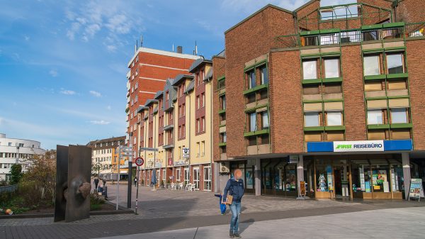 SPD_Fraktion_Troisdorf_Innenstadt_Begehung_Klima_Dokumentation_Fassadengeruenung