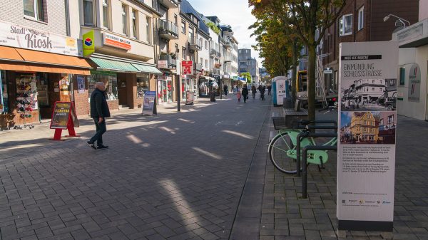 SPD_Fraktion_Troisdorf_Innenstadt_Begehung_Klima_Dokumentation_Fischerplatz_Fussgaengerzone_gruene_Inseln_II